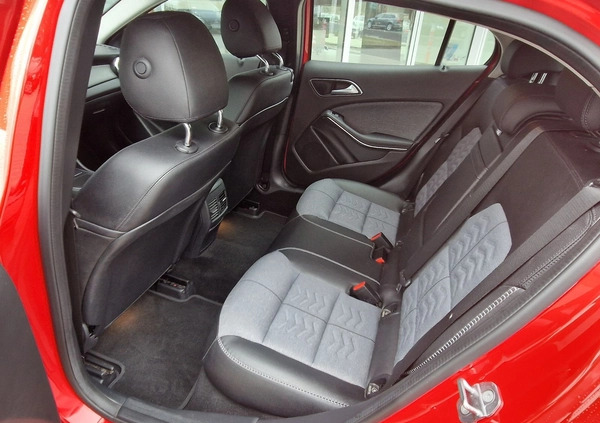 Mercedes-Benz GLA cena 126900 przebieg: 56749, rok produkcji 2019 z Łobżenica małe 121